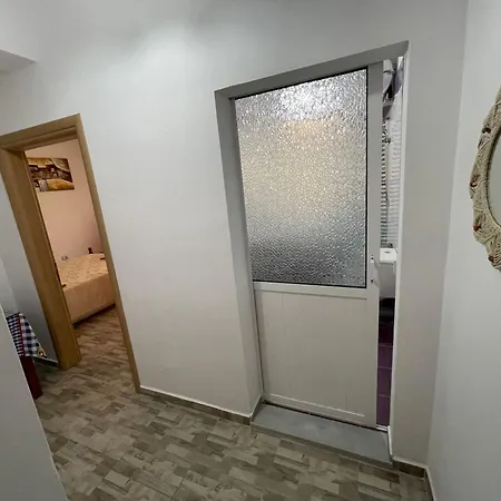 Apartment Avocado Balcony
