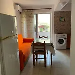 Avocado Balcony סרנדה