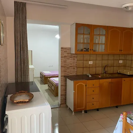 Avocado Balcony アパート